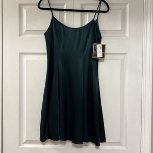 Vintage 🌸 Hampton Nites sold at Winkelman’s Spaghetti Strap hunter green Dress